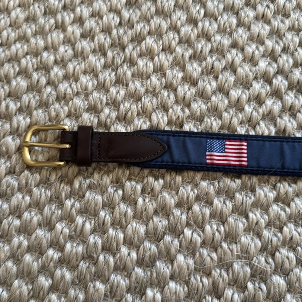 Vineyard Vines Boys Belt. Flag size 24